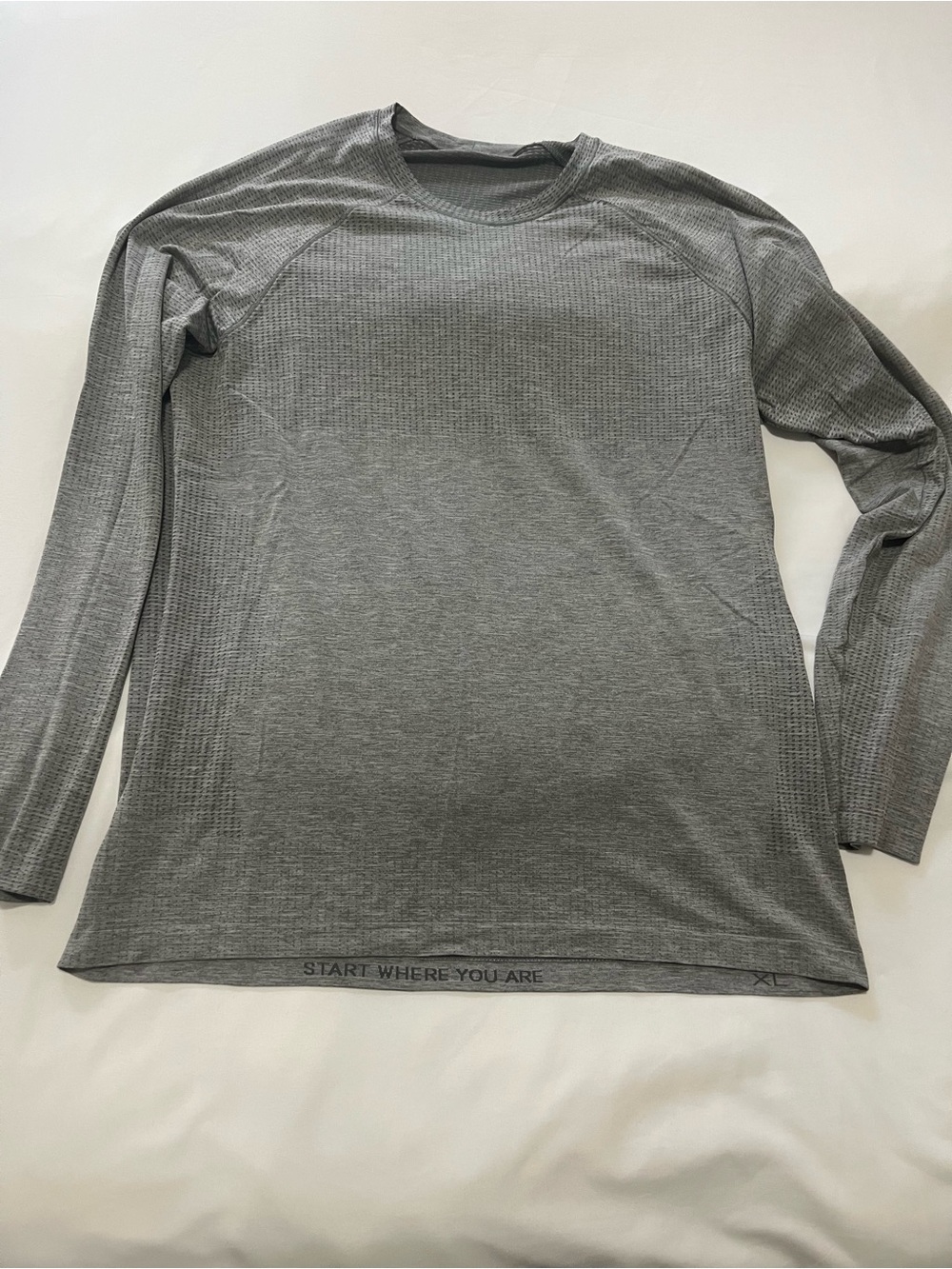 lululemon athletica Men's Long-Sleeve Crew in Gray